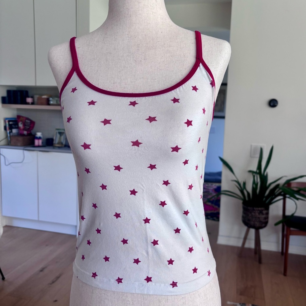 💙 FIRM PRICE 💙 Brandy Melville White Tank with Red Stars